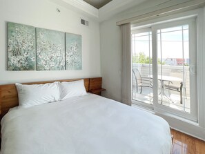 3 chambres, fer et planche à repasser, Wi-Fi gratuit, draps fournis