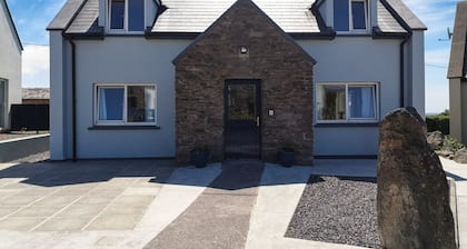 4 Bedroomed Holiday Home Close to the Beach