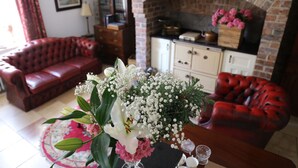 House - 4 bed Historically Significant House Sleeping 8 (Ennis)