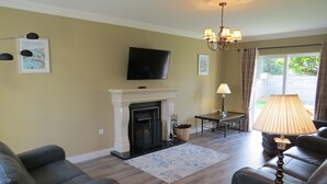 House - 3 Bedroom Detached With Private Parking (Doonbeg)
