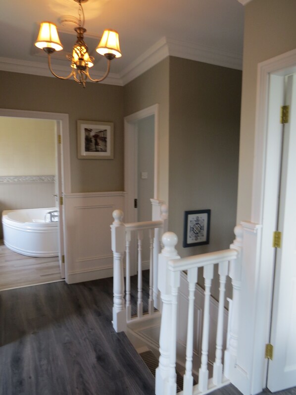 3 bedrooms - 3 Bedroom Detached With Private Parking (Doonbeg)