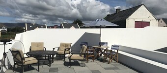 Family Beach House Located Within a Short Stroll of Waterville