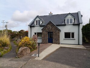 House - 4 Bedroomed House in Waterville Close to the Beach (Waterville)