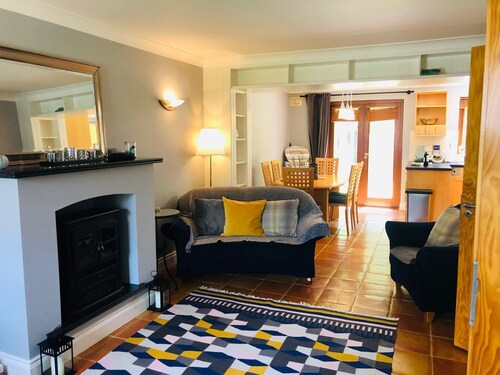 3 Bedroomed Home Just 15 Mins Walk From Kenmare Town