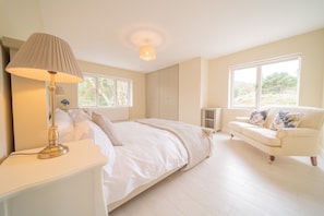 House | 5 bedrooms - Luxury 5 Bedroom Home With Outdoor Jacuzzi and Indoor Sauna (Gorteanish)