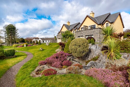 2 Bedroomed Home Just Steps From Kenmare Town