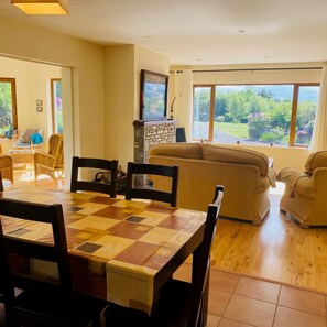 House | 3 bedrooms - 3 Bedroom Home 15 Mins Drive From Kenmare Town (Dawros)