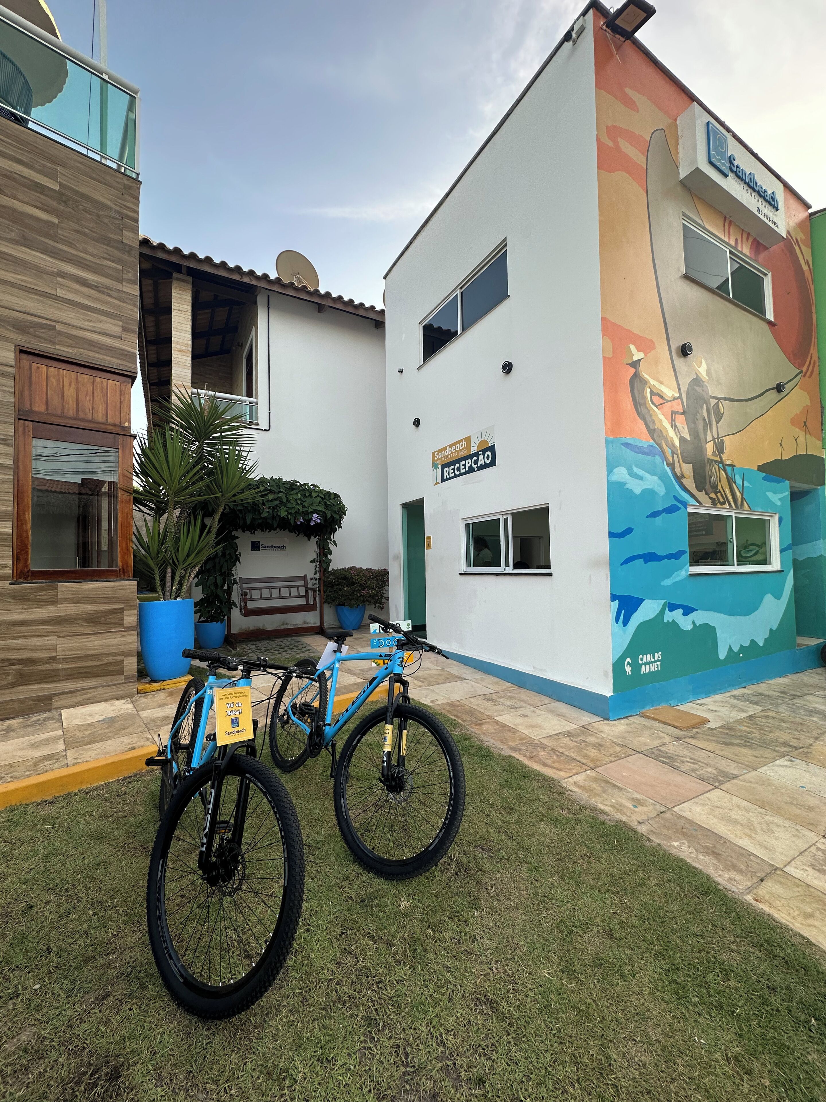 Vista frontal de la propiedad