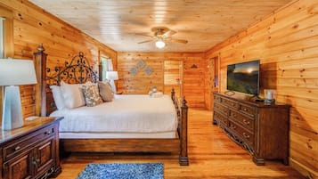 Cabin, Multiple Beds, Hot Tub, Mountain View (Bear Track Falls) | 3 bedrooms, individually decorated, individually furnished, desk