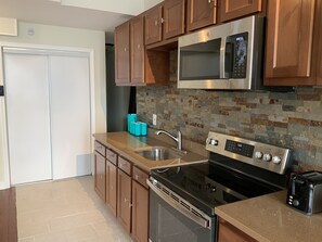 Private kitchen - Historic Home in Union Square, Baltimore. (Baltimore)