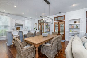 Dining - Southern porches, Charming Guest House, Firepit (Bluffton)