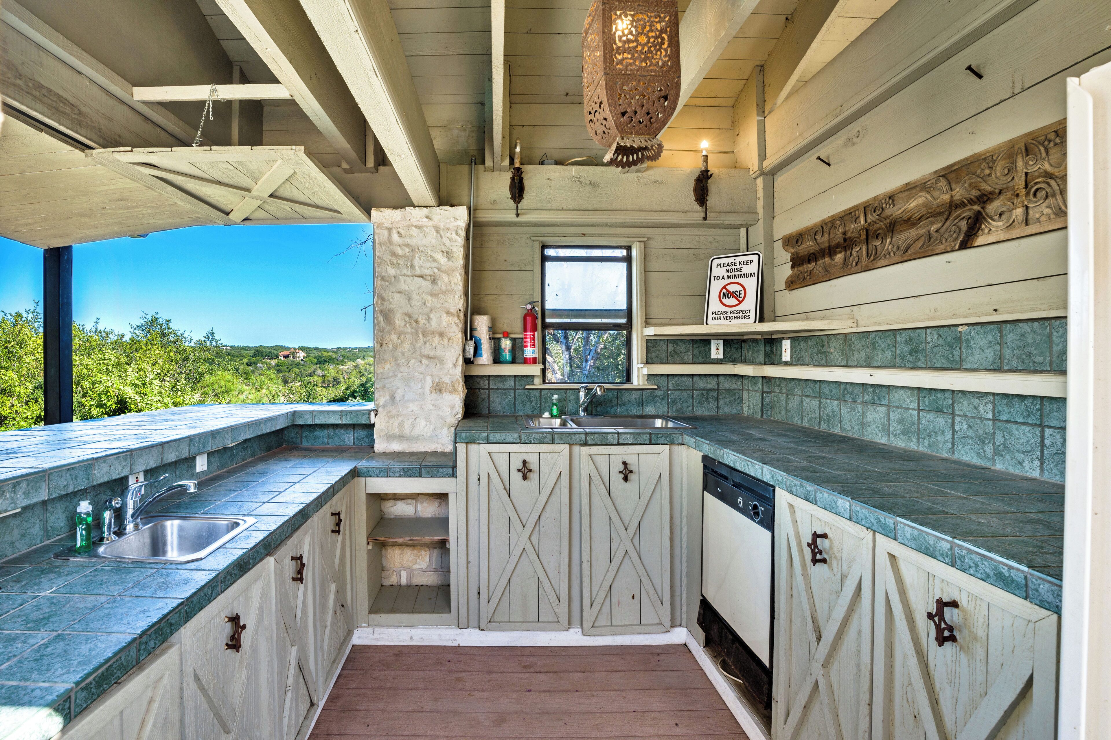 House, Multiple Beds, Pool Access, Pool View (Paleface Lake Dreams) | Private kitchen | Fridge, microwave, oven, stovetop