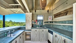 House, Multiple Beds, Pool Access, Pool View (Paleface Lake Dreams) | Private kitchen - 7br Home w/ Pool - Perfect for Family Reunions (Spicewood)