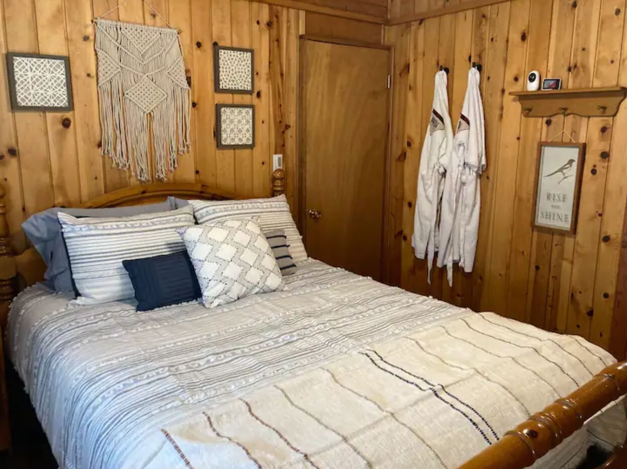 2 bedrooms, in-room safe, desk, travel crib