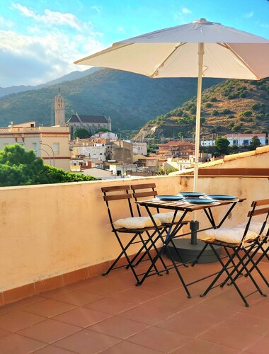 Cosy apartment to discover Costa Brava. Walking distance to the beach.