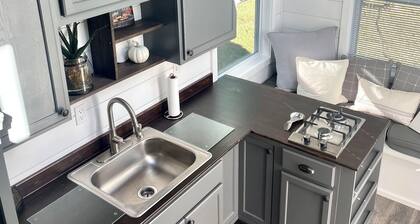 New Tiny Home on beautiful horse property! Just 20 miles from Nashville!