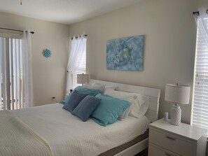 4 Schlafzimmer, Schreibtisch, Bügeleisen/Bügelbrett, Reisekinderbett
