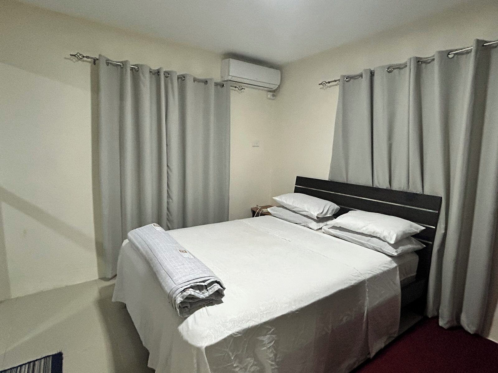 2 dormitorios, tabla de planchar con plancha, wifi gratis y ropa de cama