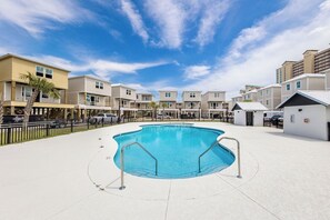 Pool - NEW! Steps to the Beach! Pool! Sleeps 12 (Gulf Shores)