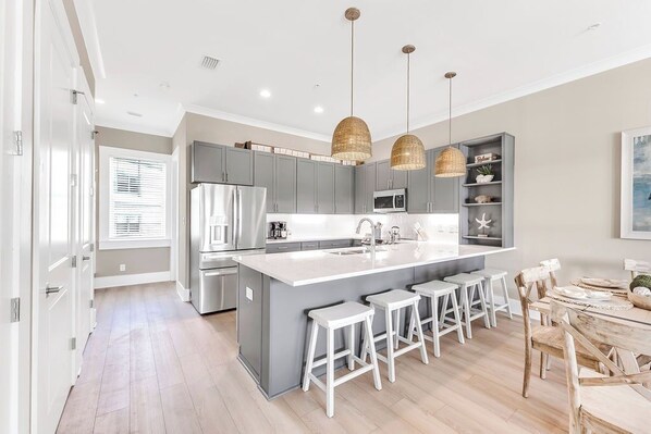 Private kitchen - NEW! Steps to the Beach! Pool! Sleeps 12 (Gulf Shores)