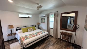 1 bedroom, desk, free WiFi, bed sheets
