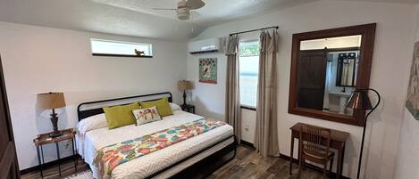 1 slaapkamer, een bureau, gratis wifi, beddengoed