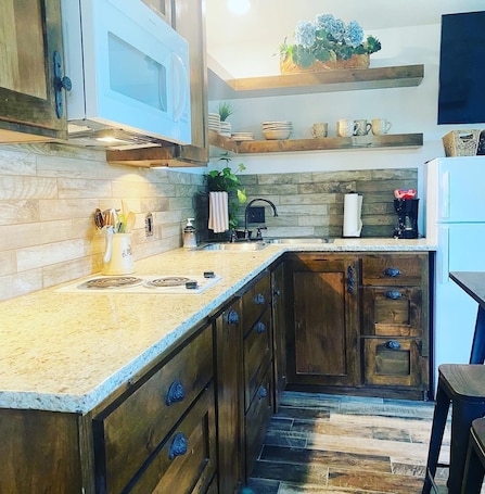 Fridge, microwave, stovetop, coffee/tea maker. Cozy Lakeview Cabin, Boat Parking, Breathtaking Lake View, One Hour from Tulsa