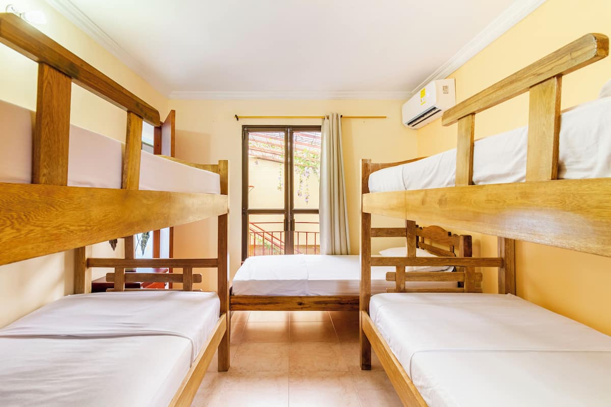 Standard Room | 1 bedroom, iron/ironing board, free WiFi, bed sheets