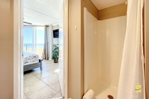 Appartement Deluxe, 2 chambres, patio, vue océan | Salle de bain