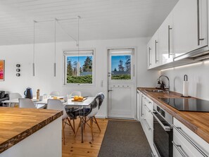 Fridge, microwave, dishwasher, cookware/dishes/utensils