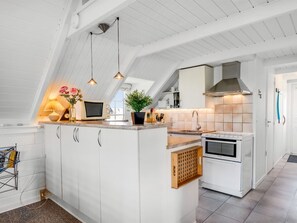 Réfrigérateur, micro-ondes, four, lave-vaisselle