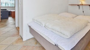 Unclassified image, 2 of 19, button