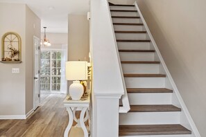 Interior - Amazing Location Near Cary/Morrisville/Apex Downtown, Close to RDU/RTP/ Shopping (Cary)