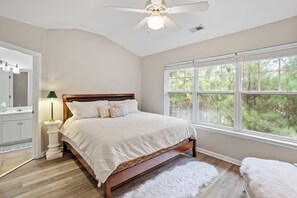 4 chambres, fer et planche à repasser, Wi-Fi gratuit, draps fournis