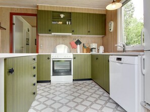 Fridge, microwave, oven, dishwasher - "Straale" - 1.4km from the sea by Interhome (Blåvand)