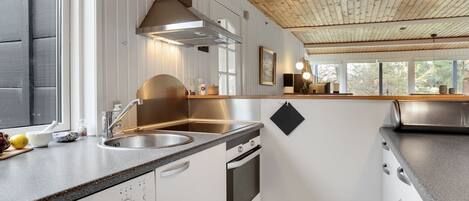 Kühlschrank, Mikrowelle, Ofen, Geschirrspüler