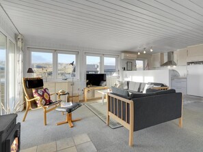 TV, fireplace - "Ozeana" -  from the sea by Interhome (Hvide Sande)