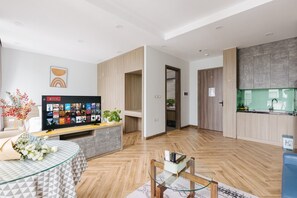 Grand Studio, 1 Bedroom, Bathtub, City View | Premium bedding, down comforters, in-room safe, individually decorated - Westlake Emerald Suites (Hanoi)