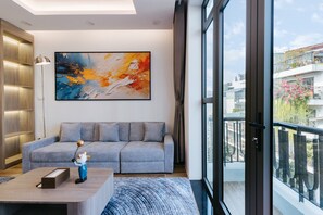 Panoramic Apartment | Premium bedding, down comforters, in-room safe, individually decorated - Westlake Emerald Suites (Hanoi)