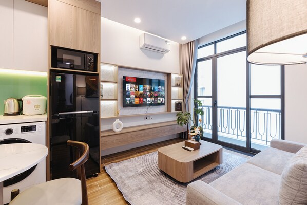 City Apartment | Premium bedding, down comforters, in-room safe, individually decorated - Westlake Emerald Suites (Hanoi)