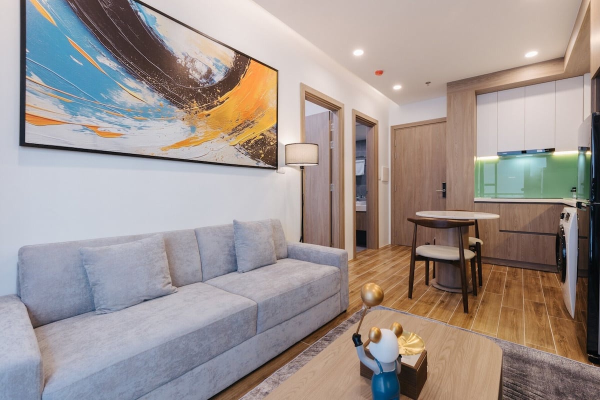 City appartement | 1 slaapkamer, luxe beddengoed, donzen dekbedden, een kluis op de kamer
