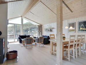 Televisie en een open haard