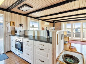 Réfrigérateur, micro-ondes, four, lave-vaisselle