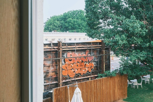 Panoramic Studio Suite | Individually decorated, individually furnished, soundproofing