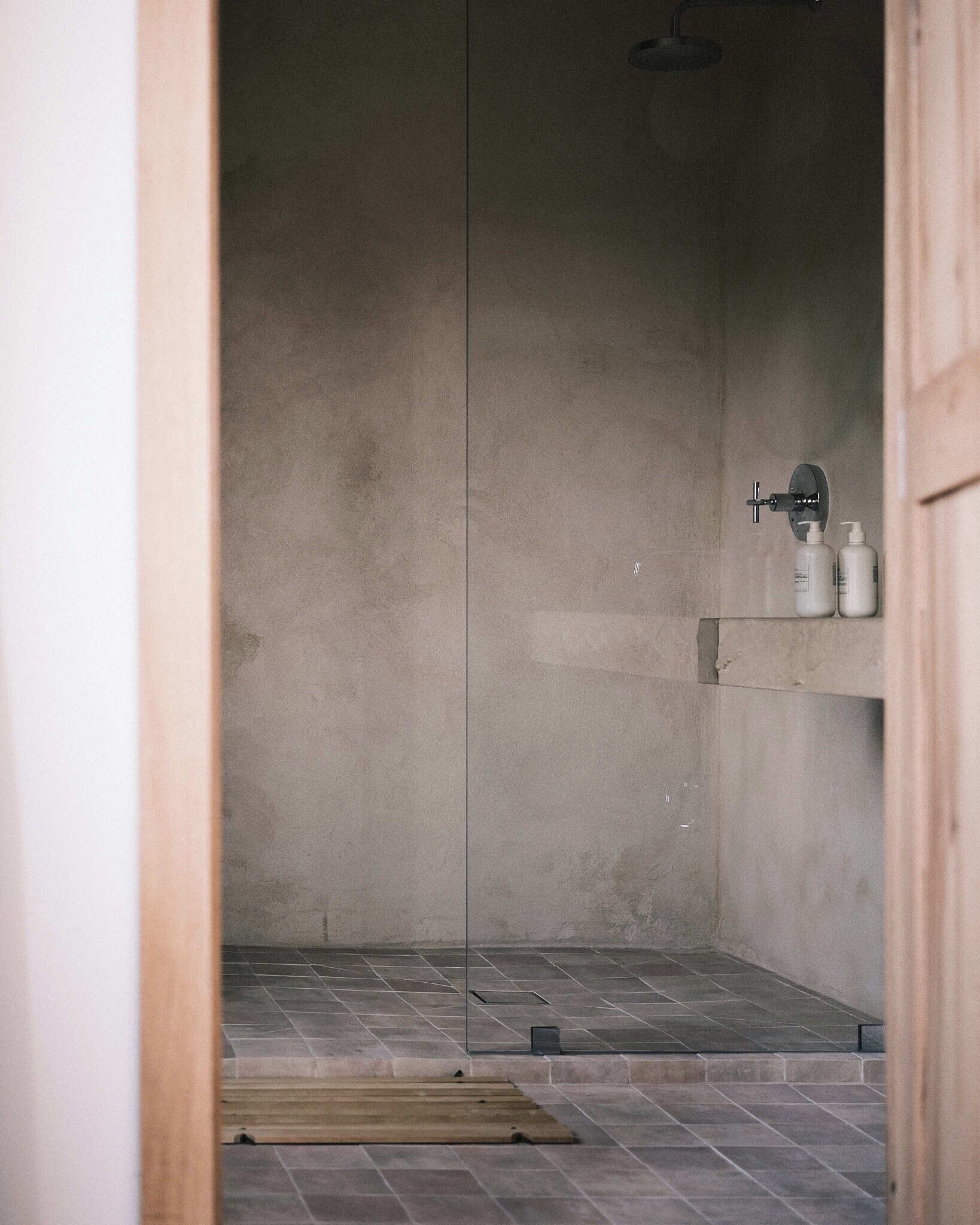Rainfall showerhead, designer toiletries, towels
