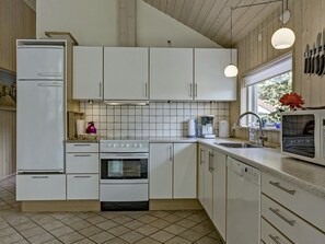 Refrigerador, microondas, horno y lavavajillas 