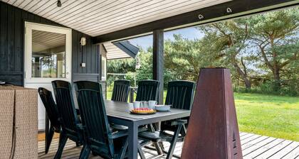 "Allie" - 150m from the sea by Interhome