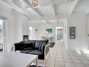 Televisie en een open haard