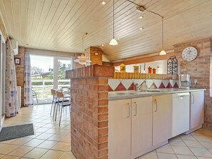 Fridge, microwave, oven, dishwasher - "Svane" - 1.2km from the sea by Interhome (Ringkøbing)