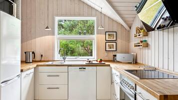 Kühlschrank, Mikrowelle, Ofen, Geschirrspüler